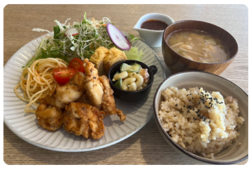 国産鶏もも唐揚げランチ
